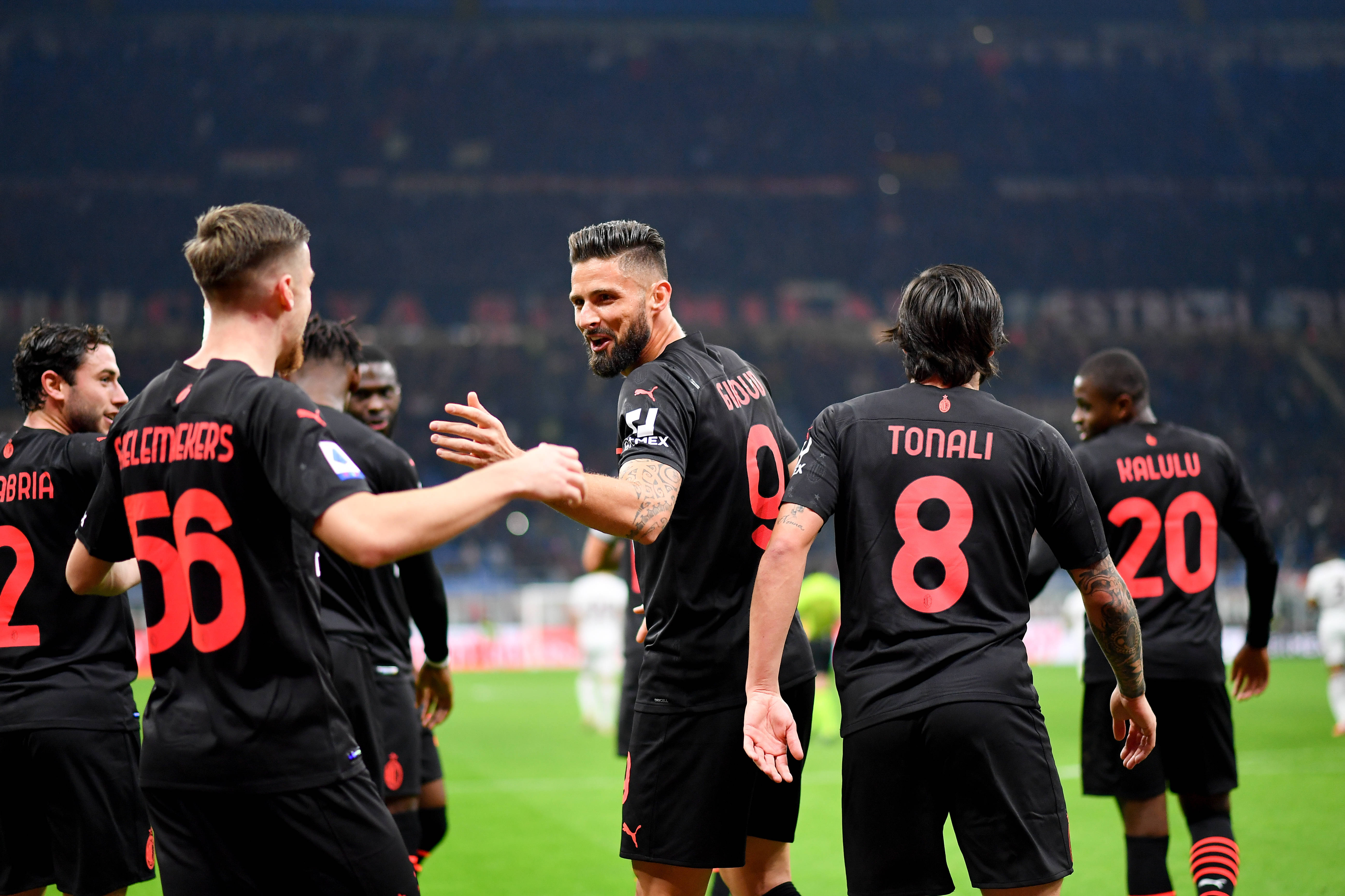 21世纪戴帽的巴萨球员：梅西48次断档领先，莱万4次跻身前五（21世纪巴萨帽子戏法榜：梅西48次领跑，莱万4次跻身前五）