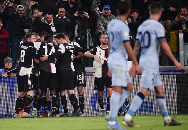 皇家马德里更衣室的紧张局势，意外缺席：“这真是个烂借口！”（皇马更衣室火药味升级，突发缺席引爆不满：“这借口太烂了！”）