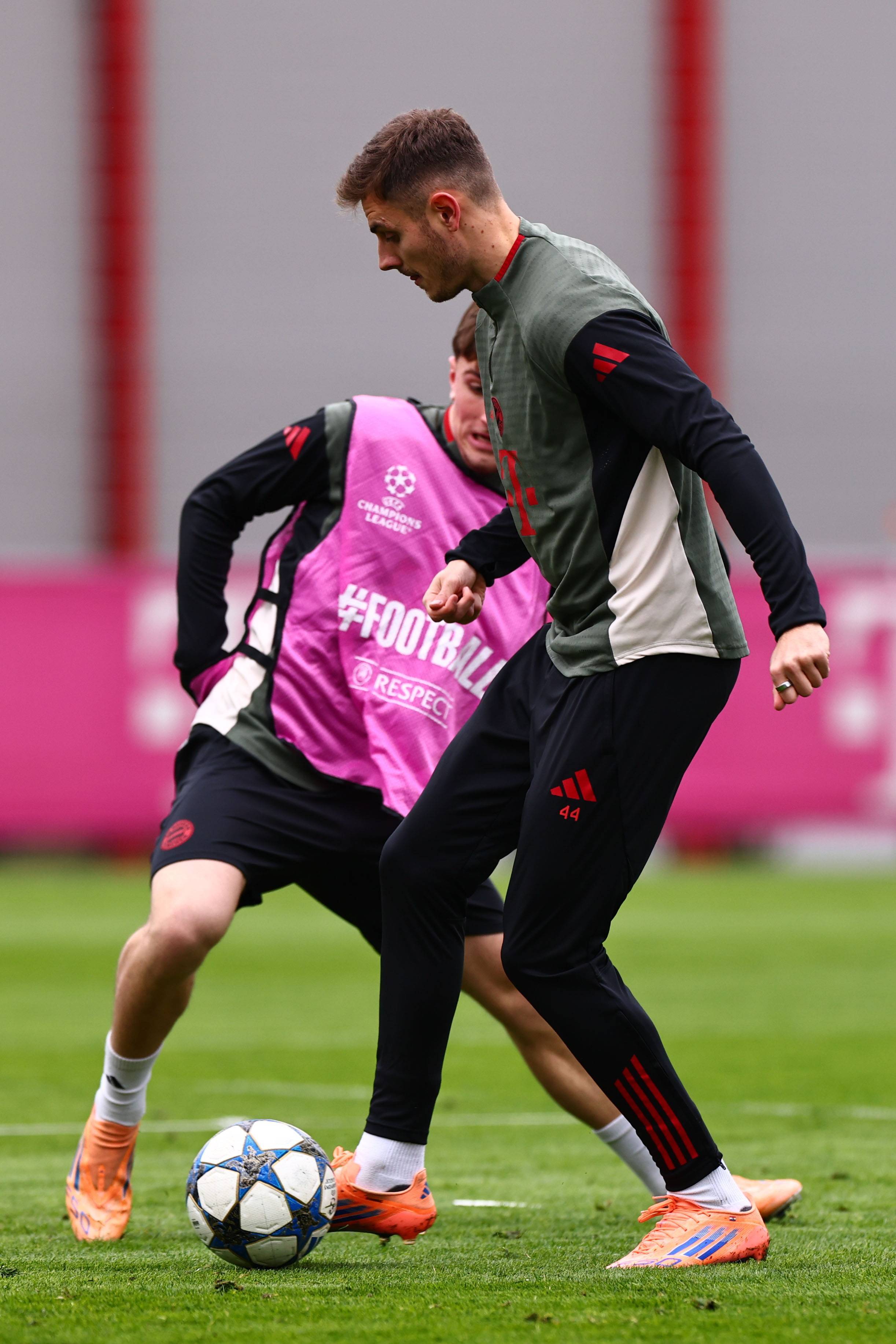 高尔德：穆勒能来温哥华白浪真是太棒了，希望下周我们能夺冠（高尔德：穆勒加盟温哥华白浪令人振奋，期待下周加冕冠军）